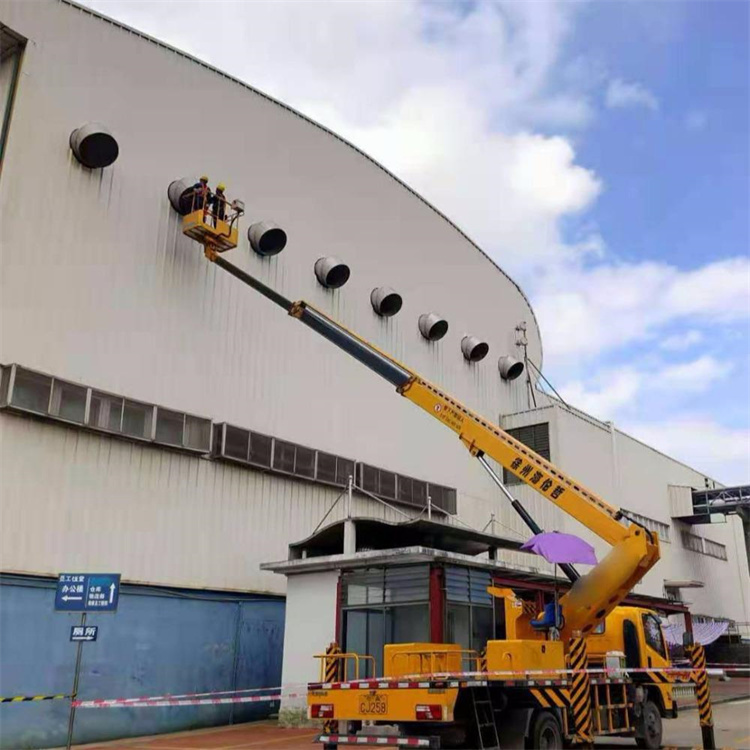 亳州高空作业车出租服务：专业广告牌安装解决方案